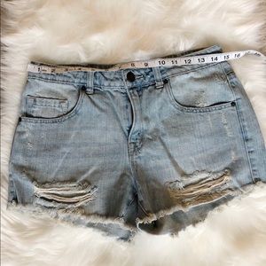 BDG Midrise/ High waisted Distressed Shorts